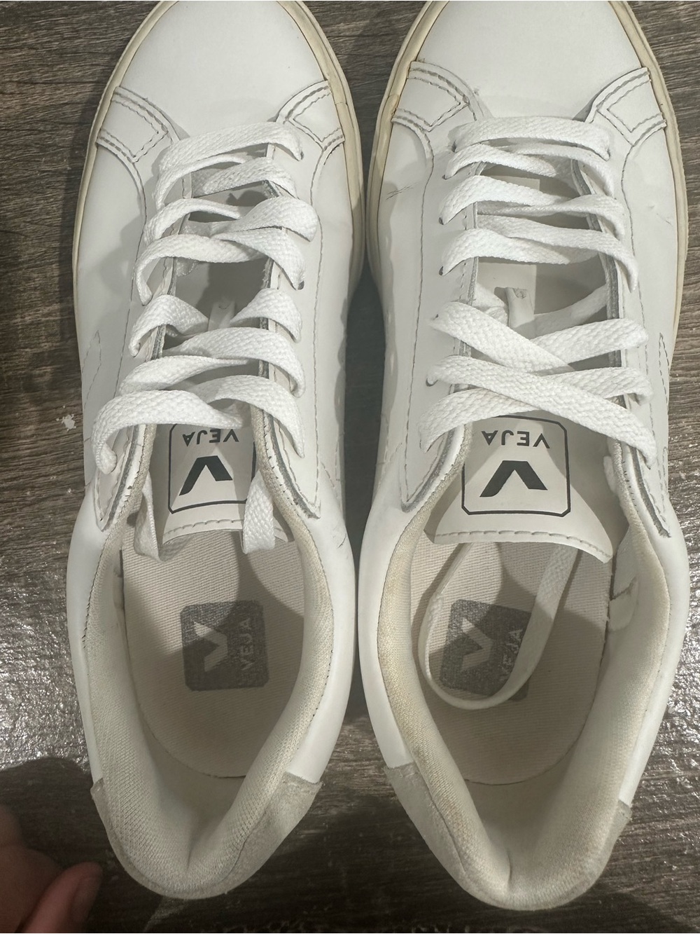 Veja White Low-Top Leather Sneakers - Picture 8 of 12
